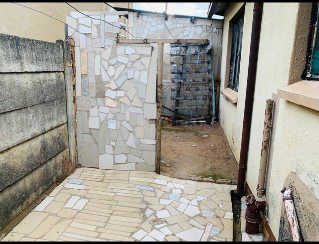 2 BEDROOM FREESTANDING FOR SALE IN TSAKANE EXT 11